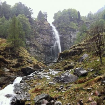 Themenwoche Yoga in den Bergen: Wasserfall
