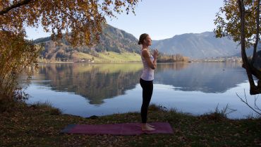 Bärbel am Schliersee — Yoga Quickie Doreen (YOGAMOUR 221)